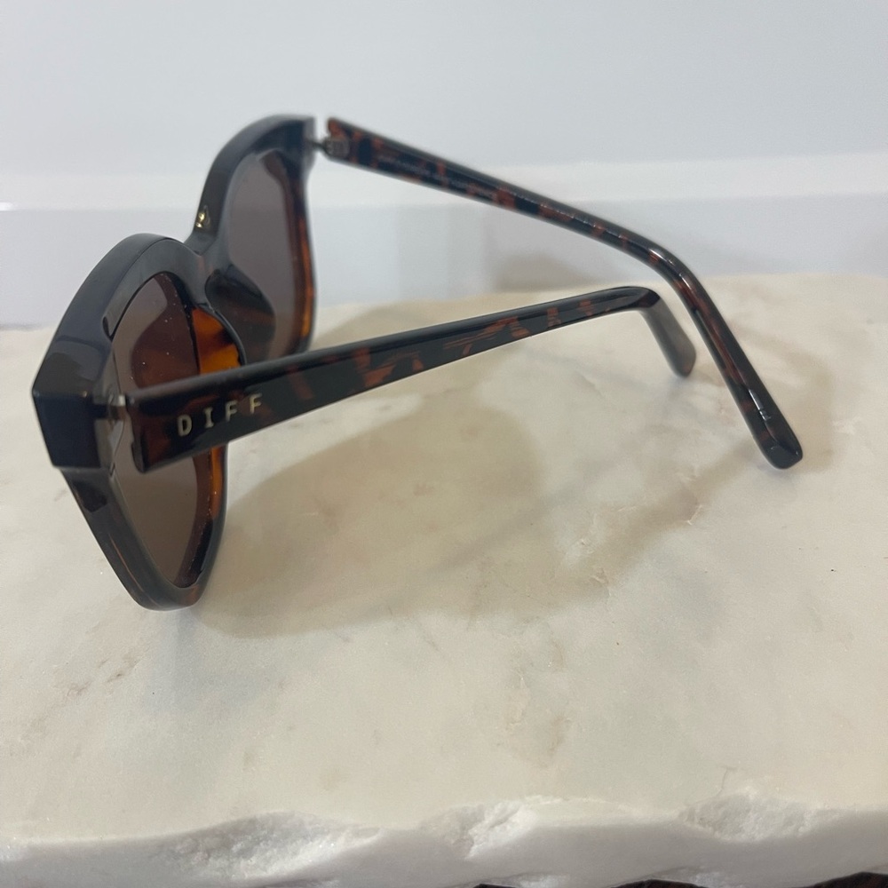 Diff Tortoise Shell Sunglasses - image 2